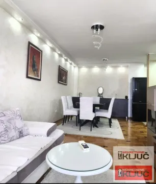 Izdavanje, četvorosoban stan, 102m², Bulevar patrijarha Pavla, Novi Sad Sve Podlokacije - image 3
