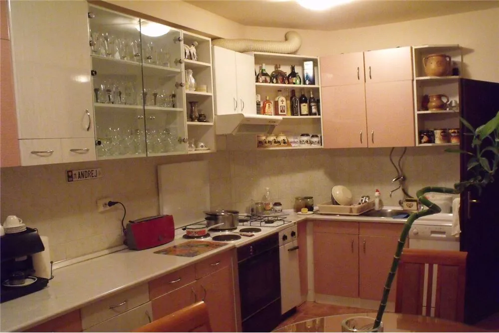 Prodaja, dvosoban stan, 73m², Niš, Srbija