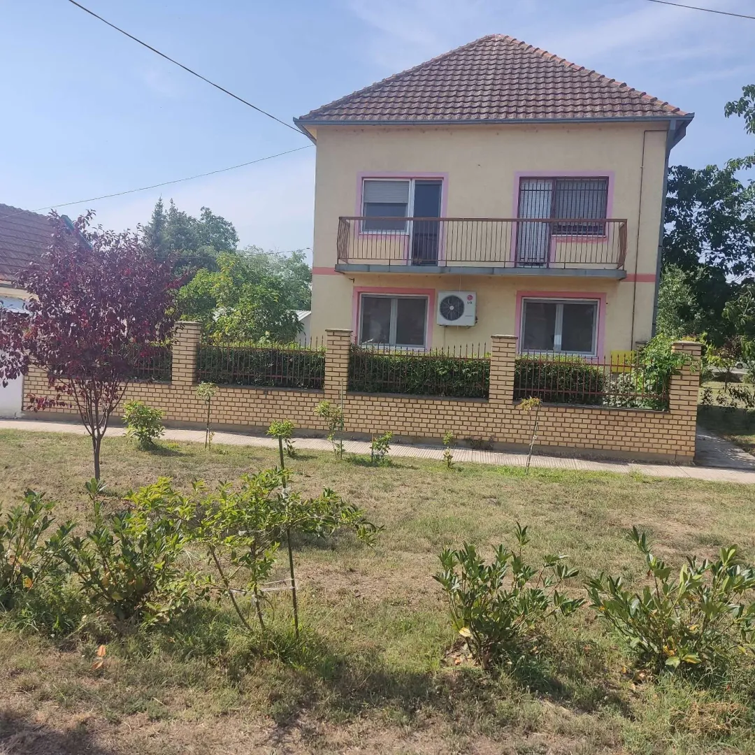 Prodaja, kuća, 240m², Opovo, Srbija