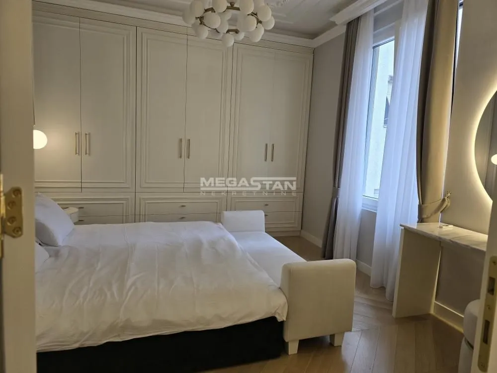 Prodaja, četvorosoban stan, 100m², Vračar Sve Podlokacije, Beograd