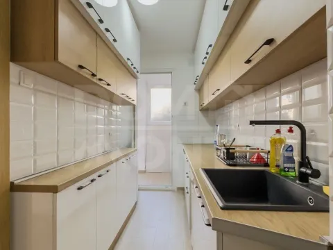 Izdavanje, dvosoban stan, 60m², Tivat, Crna Gora - image 2