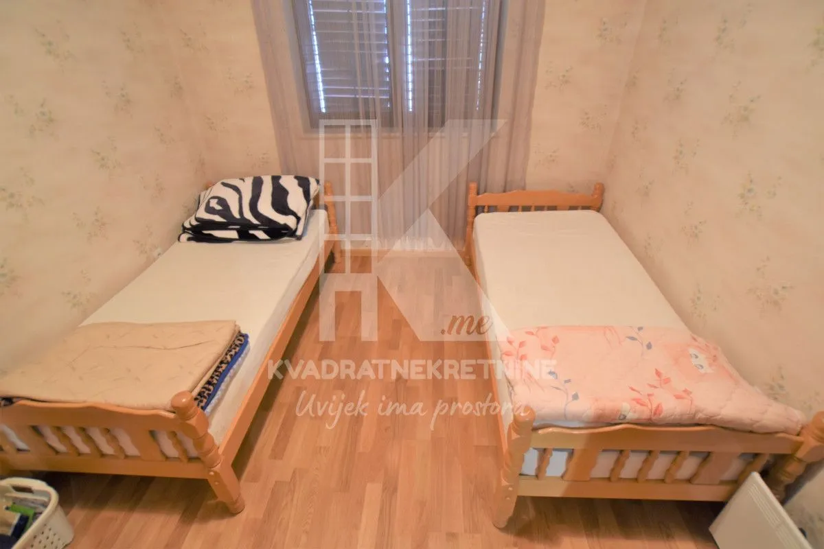 Sale, house, 250m², Zelenika, Podgorica