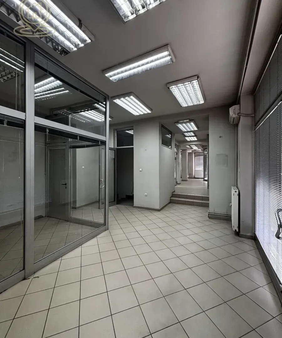 Rent, office space, 450m², Marger, Niš