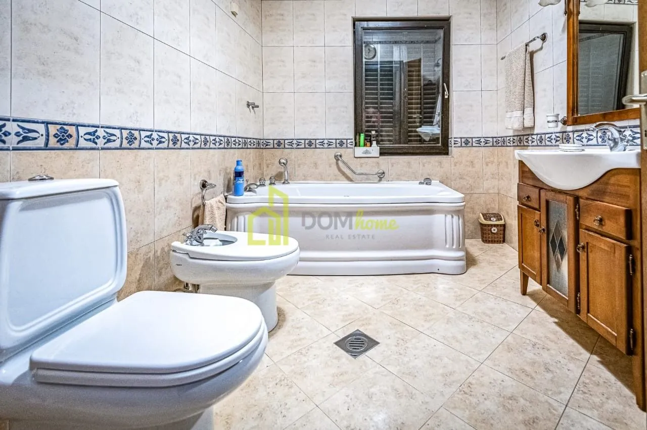 Sale, house, 280m², Masline, Podgorica