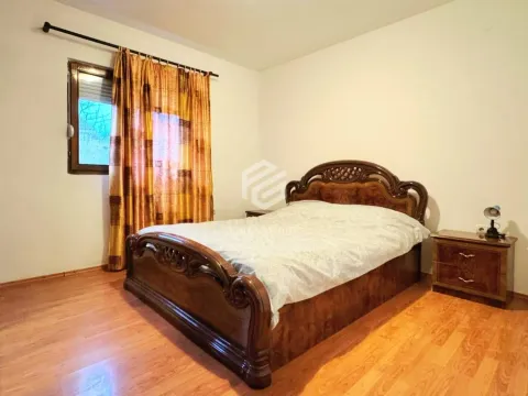 Izdavanje, trosoban stan, 110m², Masline, Podgorica - image 12