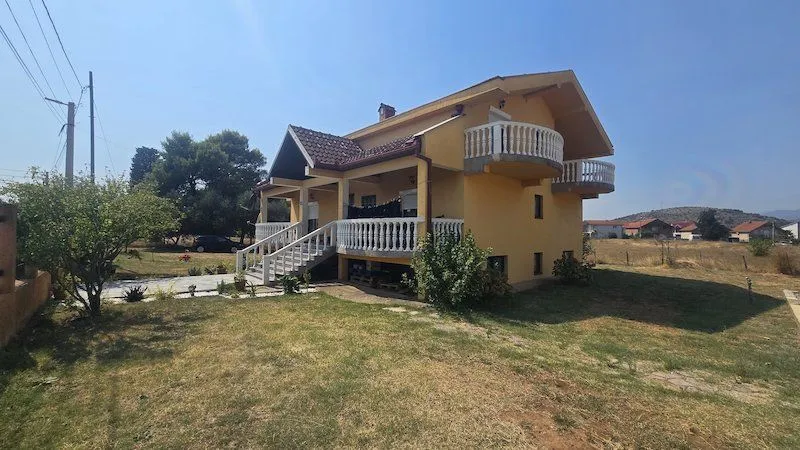 Sale, house, 319m², Zlatica, Podgorica