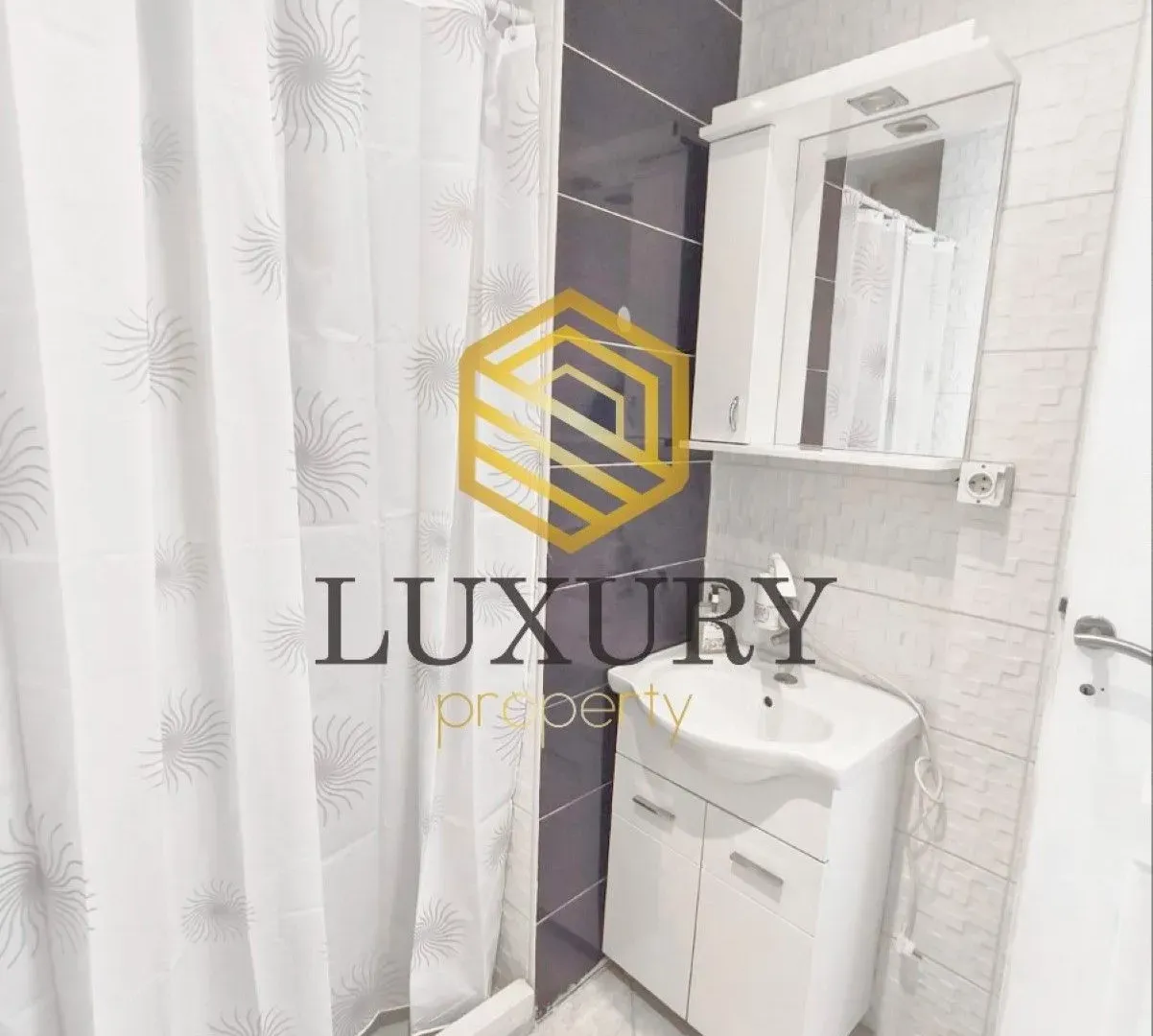 Rent, studio apartment, 40m², Stari Aerodrom, Podgorica