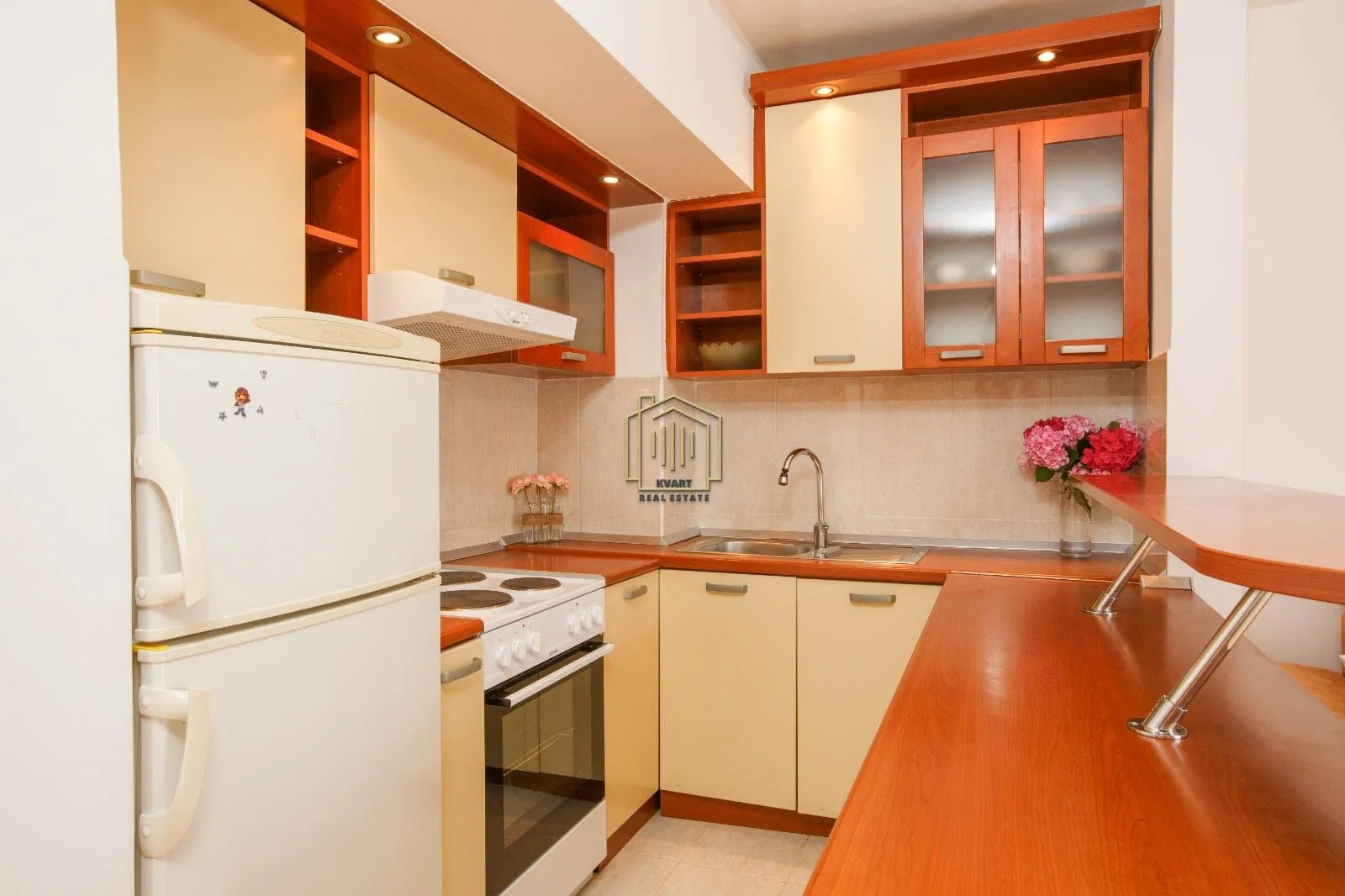 Rent, two bedroom apartment, 70m², Dobrota, Kotor