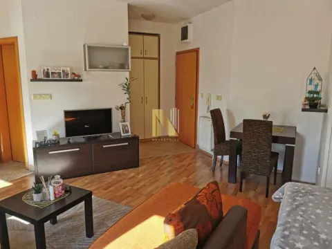 Izdavanje, jednosoban stan, 36m², Bulevar Oslobodjenja, Novi Sad Sve Podlokacije - image 6
