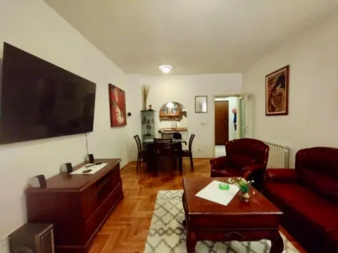 Izdavanje, dvosoban stan, 75m², Preko Morače, Podgorica - image 5