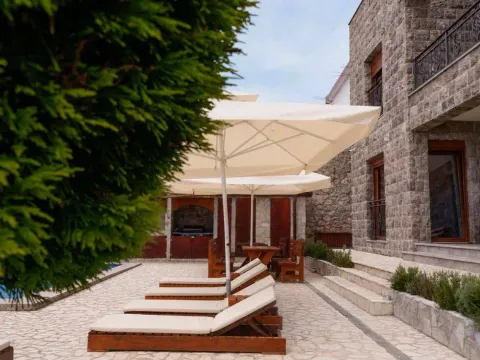 Rent, four bedroom apartment, 240m², Krimovica, Kotor - image 8