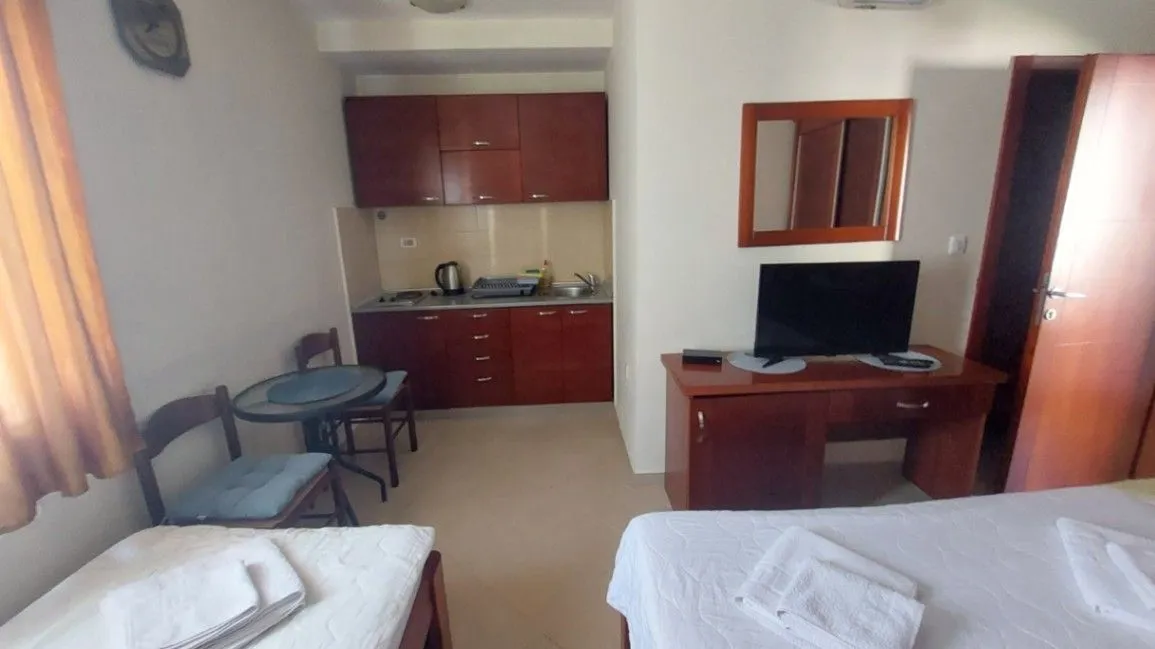 Izdavanje, garsonjera, 24m², Dubovica, Budva