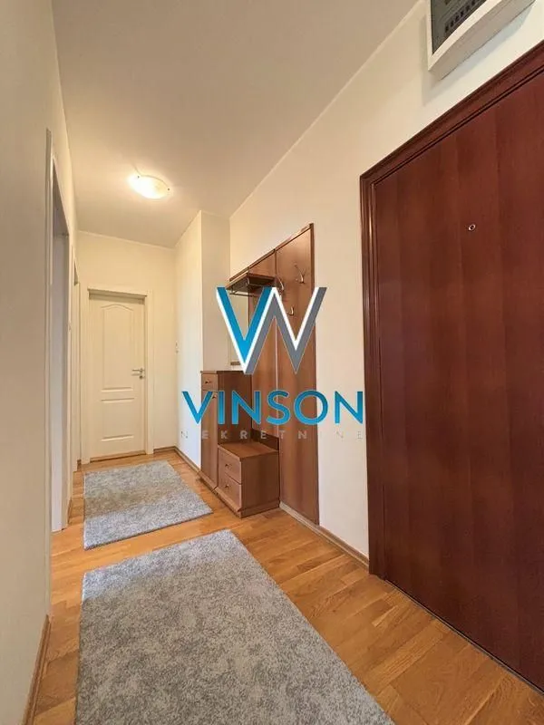 Izdavanje, dvosoban stan, 61m², Centar, Novi Sad
