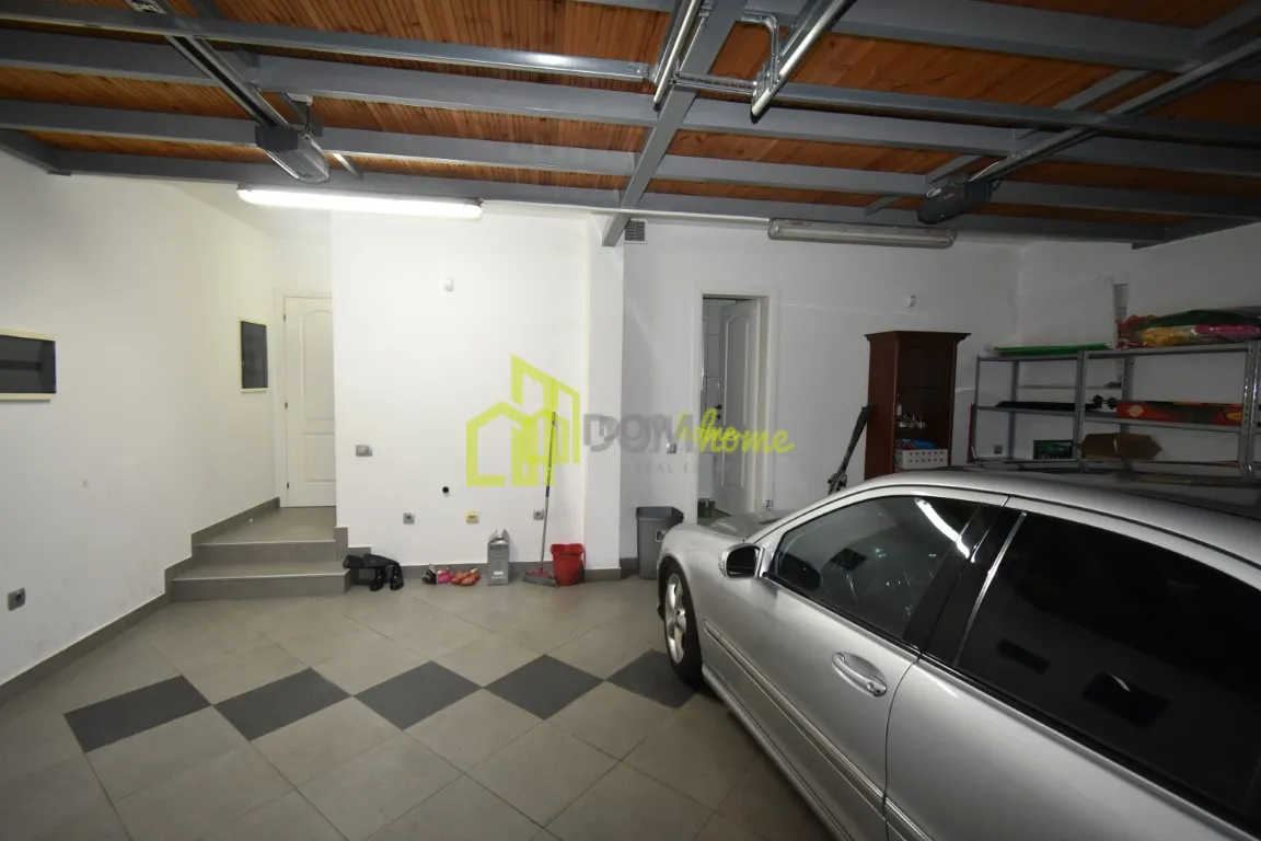 Prodaja, kuća, 212m², Donji Kokoti, Podgorica