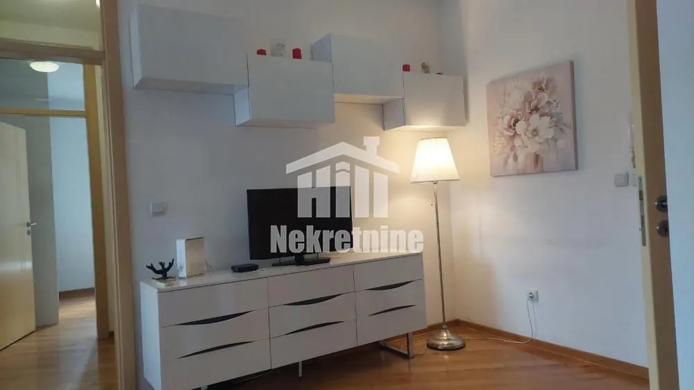 Izdavanje, dvosoban stan, 42m², Čukarica, Beograd