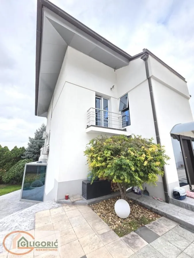 Sale, house, 400m², Denkova Basta, Zvezdara Sve Podlokacije