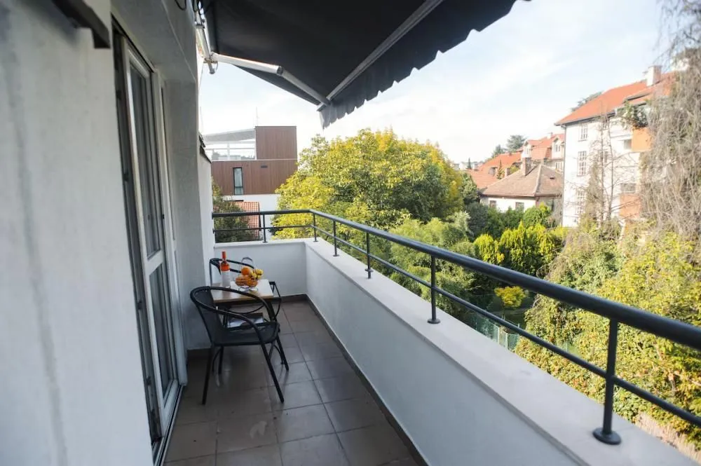 Sale, four bedroom apartment, 136m², Autokomanda, Voždovac Sve Podlokacije