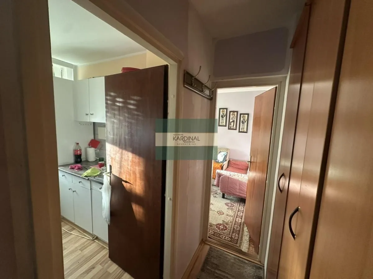 Prodaja, dvosoban stan, 53m², Aerodrom, Kragujevac