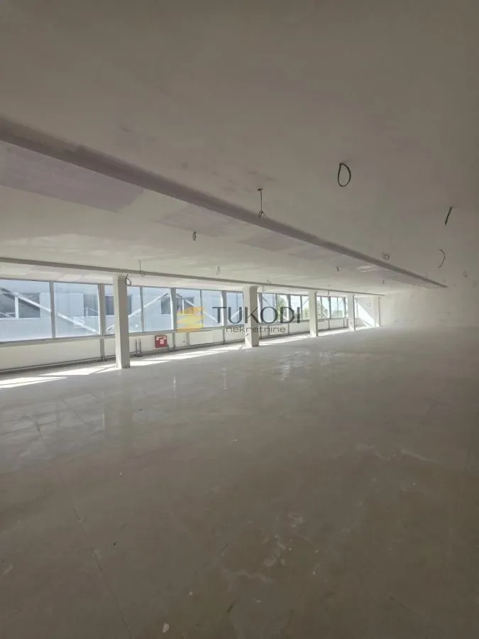 Rent, office space, 4597m², Šangaj, Novi Sad Sve Podlokacije