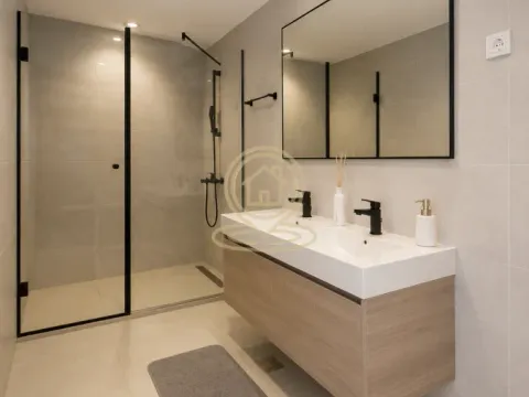 Sale, four bedroom apartment, 144m², Savski Venac, Beograd - image 12