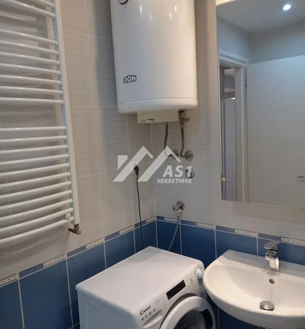 Izdavanje, trosoban stan, 82m², Novi Sad Sve Podlokacije, Novi Sad