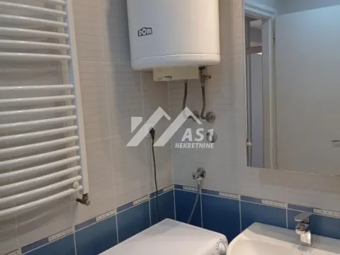 Izdavanje, trosoban stan, 82m², Centar, Novi Sad - image 10