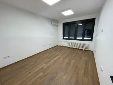 Prodaja, dvosoban stan, 60m², Stari grad, Novi Sad - image 3