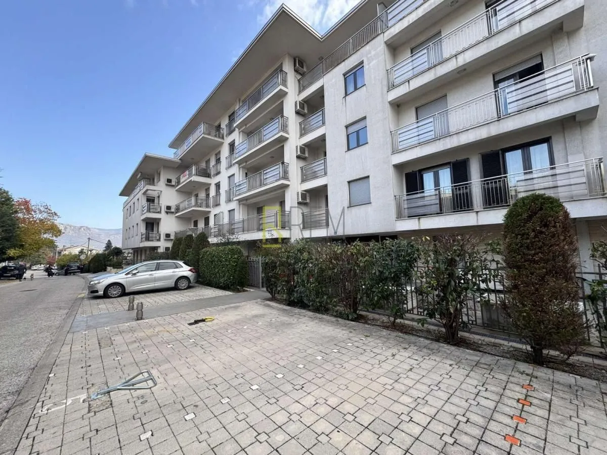 Rent, three bedroom apartment, 161m², Gorica C, Podgorica