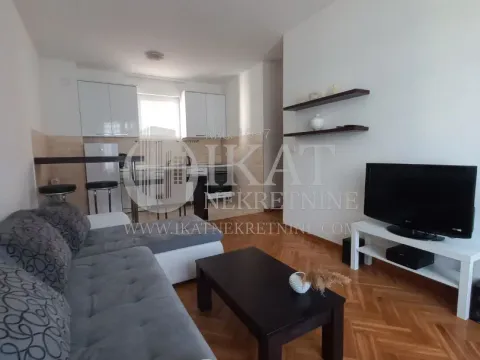 Izdavanje, dvosoban stan, 55m², Crveni Krst, Beograd