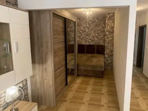 Rent, one bedroom apartment, 42m², Bečići, Budva - image 4