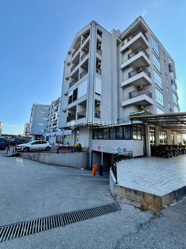 Rent, one bedroom apartment, 51m², Stari Aerodrom, Podgorica