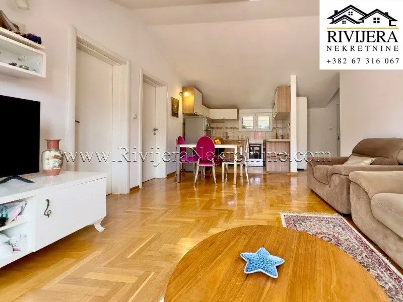 Prodaja, dvosoban stan, 65m², Dobrota, Kotor
