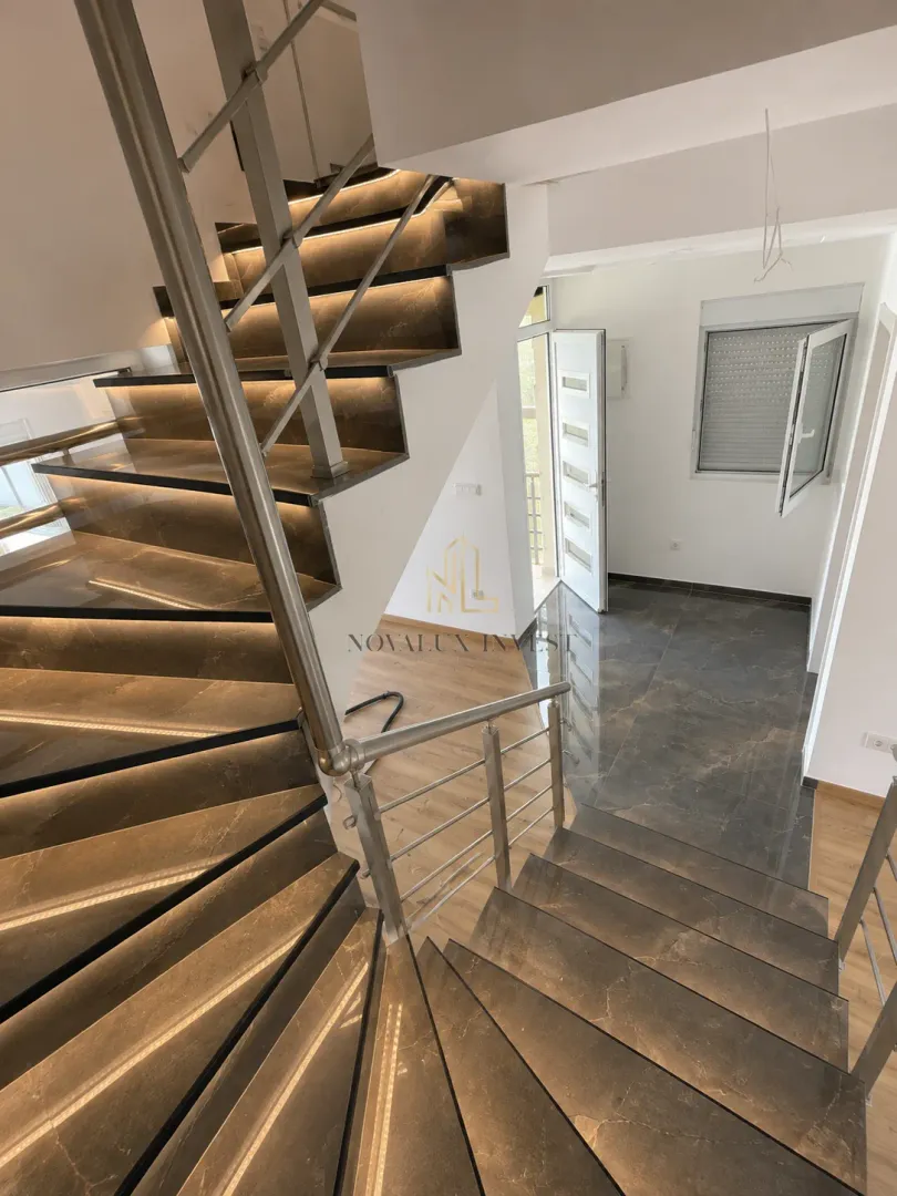 Rent, house, 200m², Karaburško Polje, Podgorica