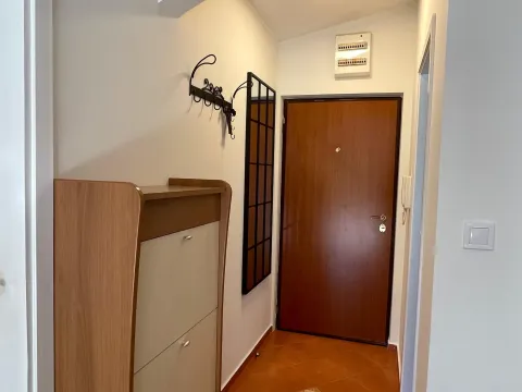 Rent, one bedroom apartment, 42m², Centar, Budva - image 11