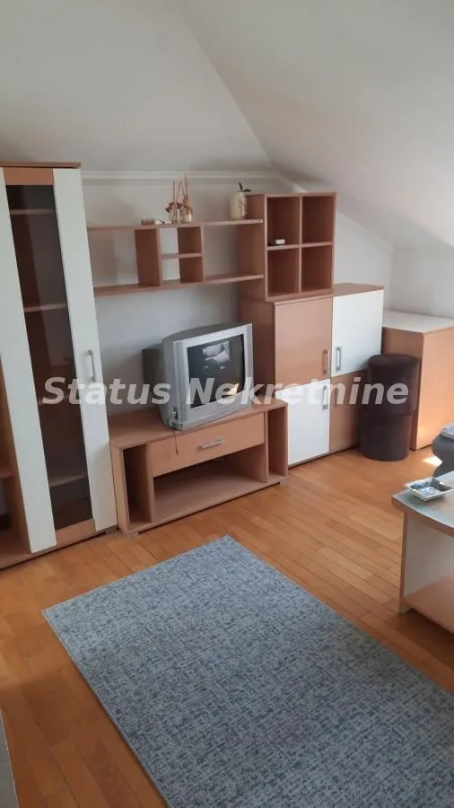 Izdavanje, dvosoban stan, 45m², Adamovićevo Naselje, Novi Sad Sve Podlokacije