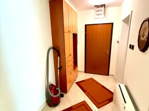 Izdavanje, dvosoban stan, 74m², Centar, Podgorica - image 6