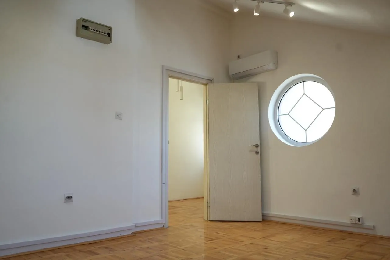 Rent, office space, 140m², Centar, Podgorica