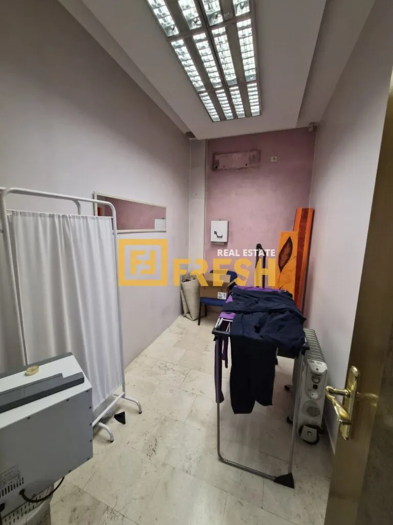 Sale, office space, 60m², Pejton, Podgorica