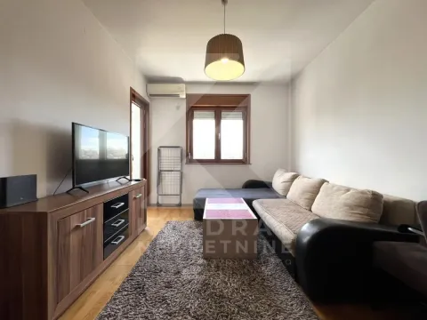 Rent, one bedroom apartment, 40m², Pobrežje, Podgorica - image 1