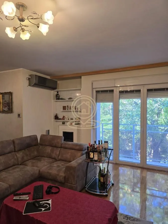 Izdavanje, dvosoban stan, 95m², Grbavica, Novi Sad Sve Podlokacije