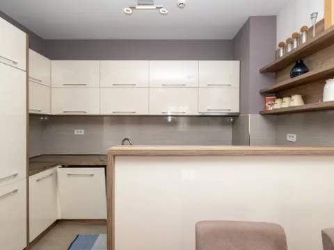 Prodaja, dvosoban stan, 63m², City Kvart, Podgorica - image 4