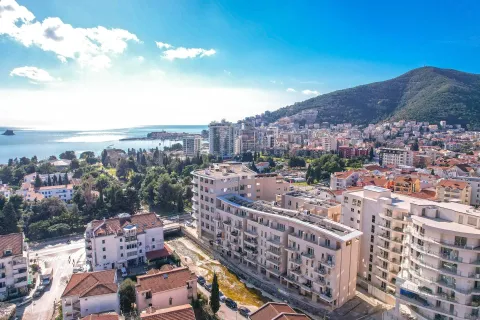 Sale, four bedroom apartment, 170m², Budva, Crna Gora - image 2