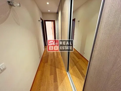 Rent, four bedroom apartment, 155m², Savski Venac, Beograd - image 13