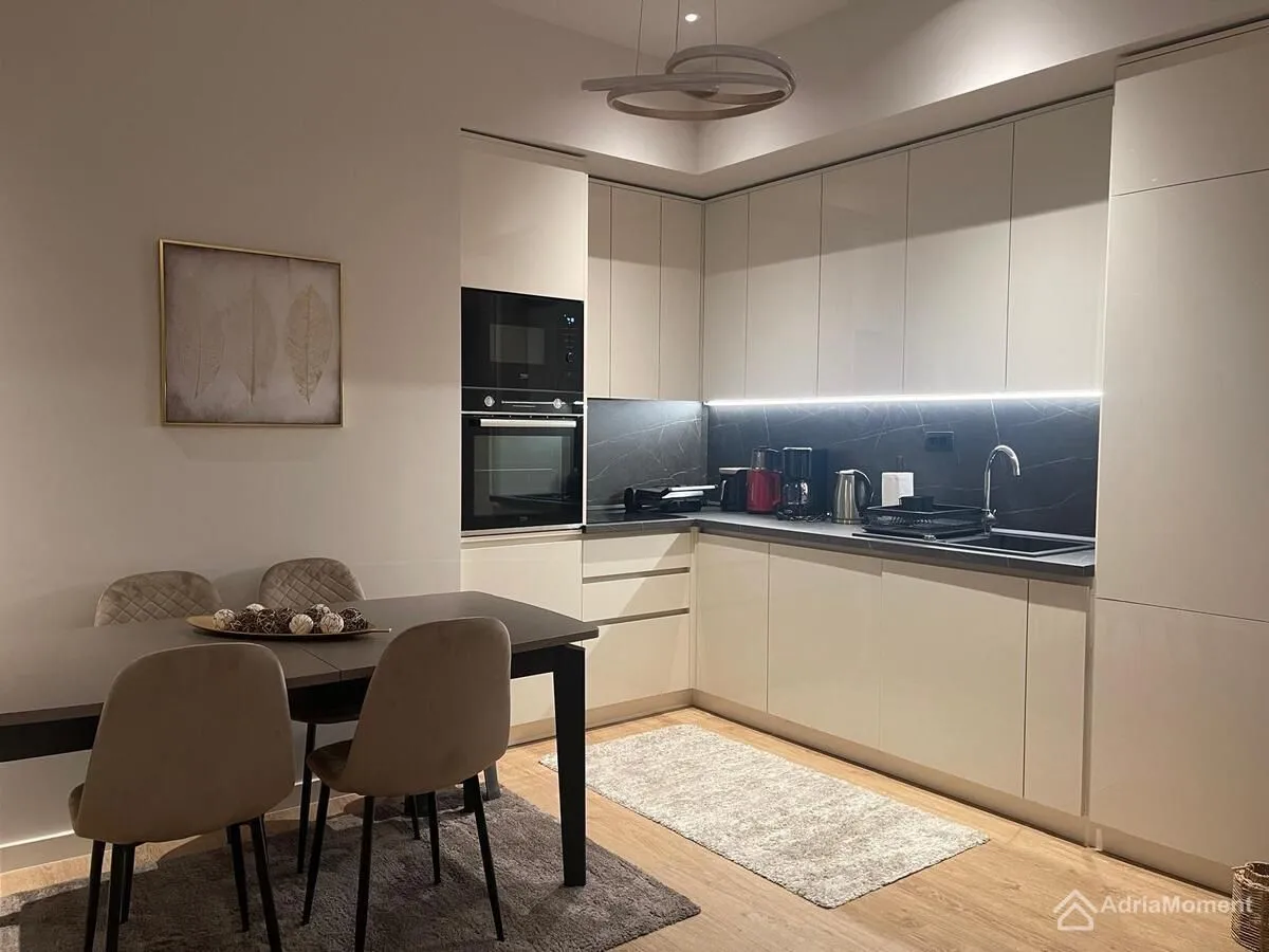 Prodaja, dvosoban stan, 90m², Porto Montenegro, Tivat
