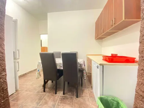 Izdavanje, dvosoban stan, 75m², Centar, Podgorica - image 4