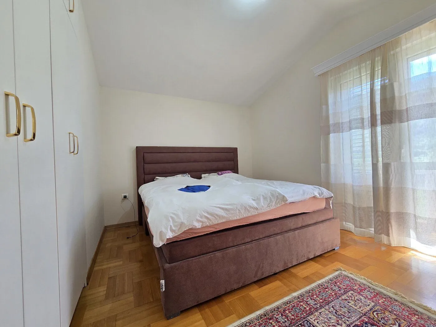 Prodaja, kuća, 180m², Zlatica, Podgorica