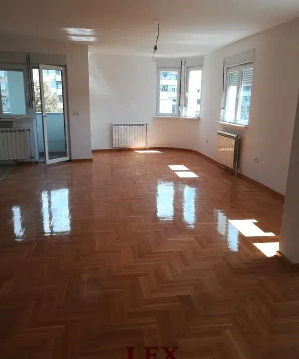 Prodaja, četvorosoban stan, 101m², Fon (Fon - Bilećka), Voždovac Sve Podlokacije