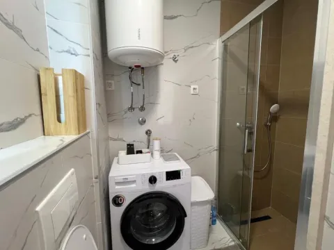 Izdavanje, jednosoban stan, 44m², Budva, Crna Gora - image 9