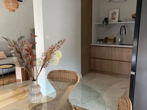 Izdavanje, dvosoban stan, 64m², Kalimanj, Tivat - image 5