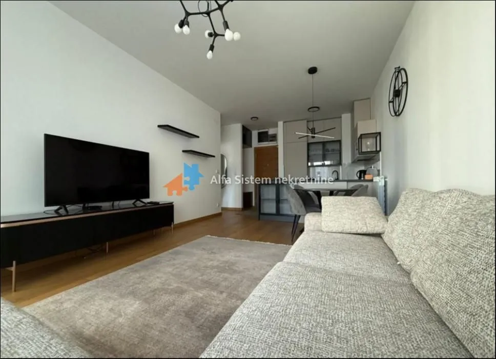 Izdavanje, trosoban stan, 70m², Novi Beograd Blok 65, Novi Beograd Sve Podlokacije